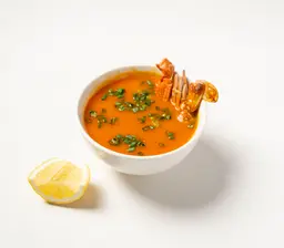 شوربة مأكولات بحرية مع القبقب